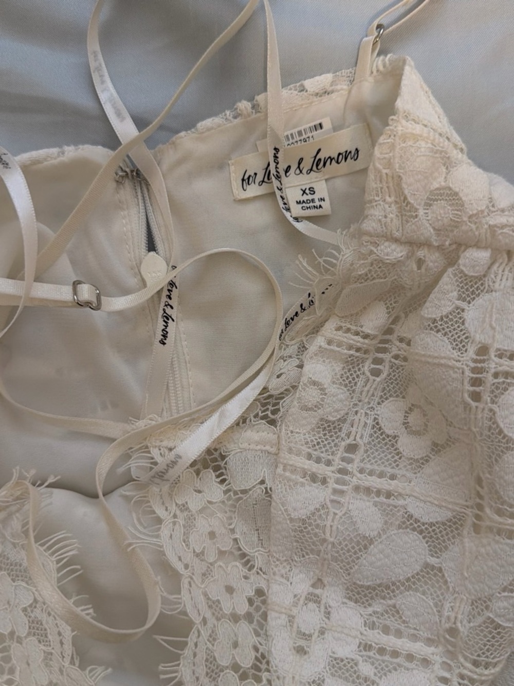 For love and lemons lace dress - Picture 3 of 3